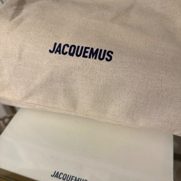 Jacquemus Le Petit Turismo Handbag - Picture 5 of 5